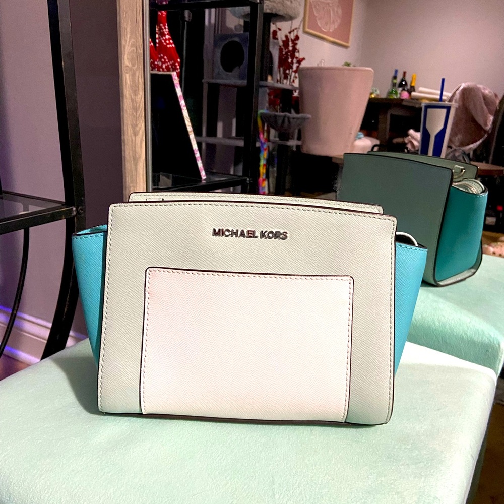Michael kors crossbody
